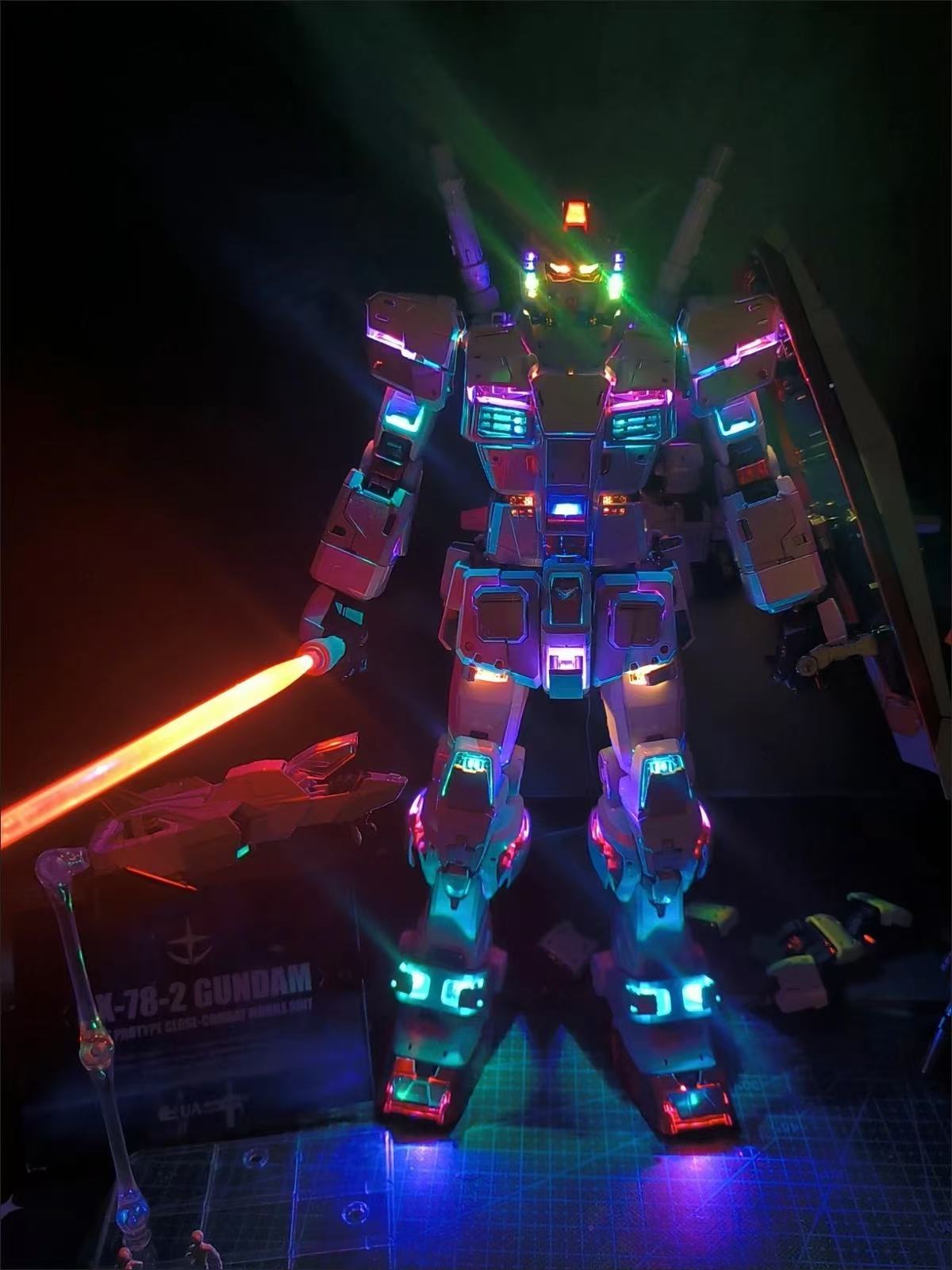 Light The World RG 1/144 RX-93 - огляд і ціна Model Kit Nemesis